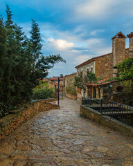 siruana street entrance to the plaza