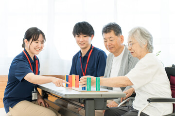 Fototapeta premium 介護施設・リハビリ施設で働く作業療法士の職員 