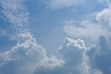 Fototapeta premium Summer blue sky cloud gradient light white background. Beauty cloud