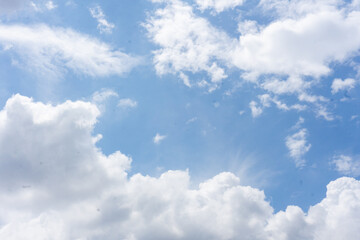 Obraz premium Summer blue sky cloud gradient light white background. Beauty cloud