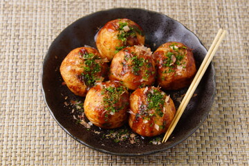 大阪名物　たこ焼き