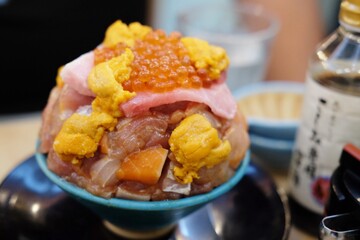 山盛りの海鮮丼