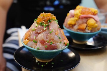 山盛りの海鮮丼
