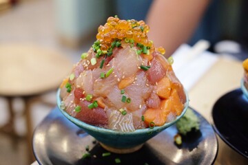 山盛りの海鮮丼