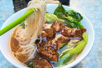 noodles with vegetables and beef
