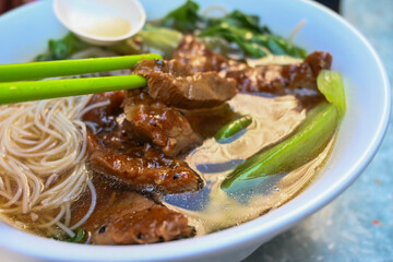 noodles with vegetables and beef