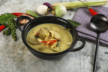 Thai green chicken curry with coconut