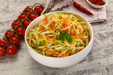 Vegan salad with kohlrabi and carrot