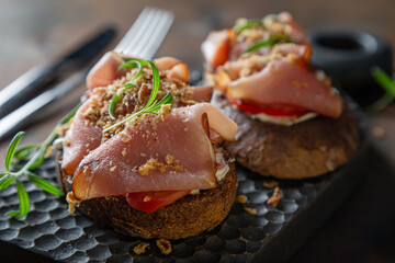 Bruschetta with Cream Cheese and Prosciutto