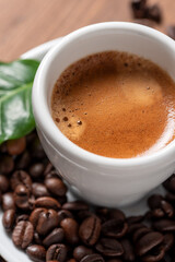 Tazzina di caffè espresso napoletano, bevanda calda italiana 