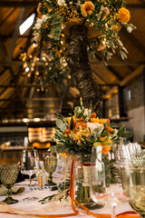 herbstlicher Brautstrauß in einer Hochzeitslocation 