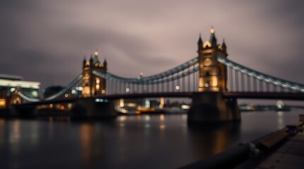 Obraz premium Blurred night view of Tower Bridge.