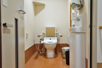 老人福祉施設のトイレ