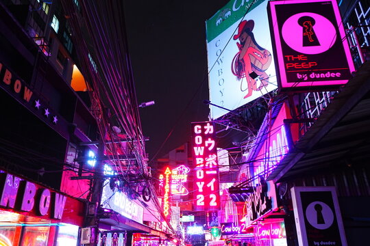 Soi Cowboy Street in Bangkok, Thailand - タイ バンコク  ソイ カウボーイ ストリート