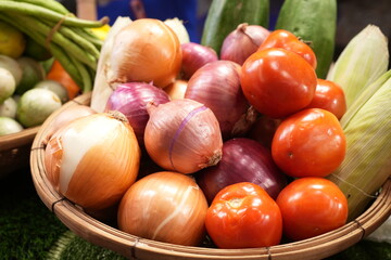 Variety of Fresh and Vivid Vegetable, Onion and Tomato - 色鮮やかな野菜 玉ねぎ トマト