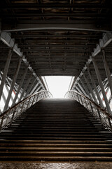 Obraz premium Access to the blizzard by the famous Parisian Solférino footbridge - Paris