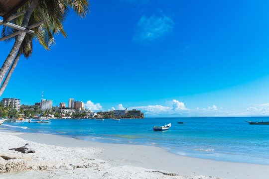 Tranquil Tropical Beach Getaway y Pampatar, Margarita, Venezuela