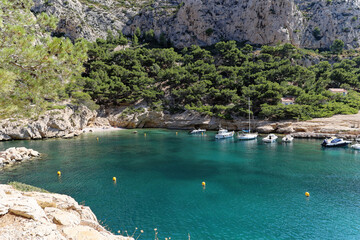 Prise de vue ne plein cœur d'une calanque Marseillaise