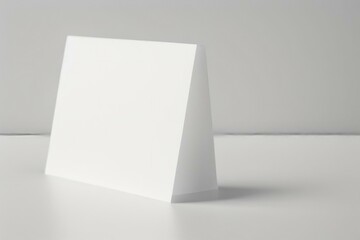 Fototapeta premium post it note on white background, post-it note and smile, A small post-it note, A small post-it is stuck on the refrigerator