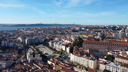 lisboa vista de drone, portugal, rio tejo, casas