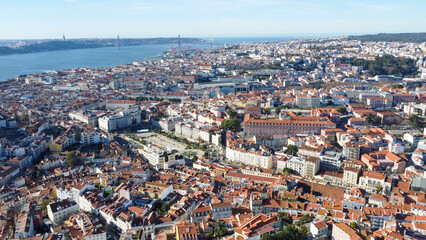 lisboa vista de drone, portugal, rio tejo, casas