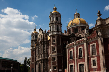 Photo showing the inclination of the building of the old Basilica of Guadalupe known as Expiatory Temple of Christ the King in Mexico City.