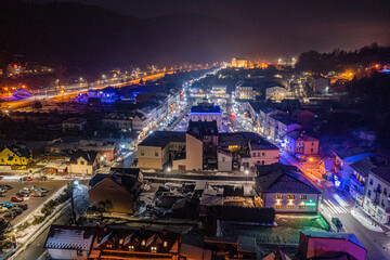 Muszyna rynek, zimowe widok nocą. © Maciej G. Szling