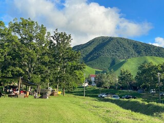 泉水キャンプ村 © 充宏 榎本