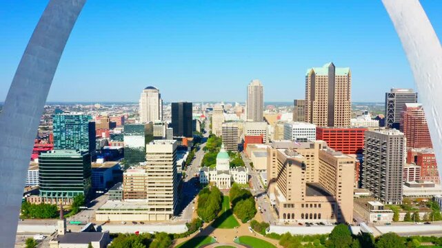 Aerial view of St. Louis, Missouri skyline on a sunny day, in front of the Gateway Arch park. St. Louis is an independent city in the U.S. state of Missouri.