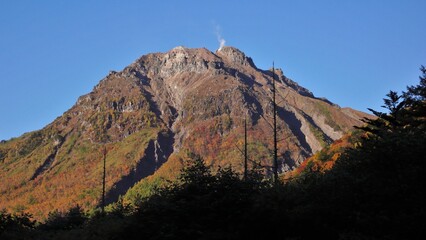 錦秋の焼岳