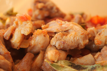 Delicious roast chicken served with vegetables 