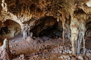Grande salle dans une grottes