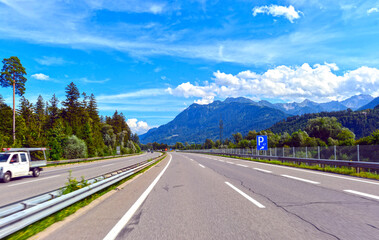 Fototapeta premium Rheintal/Walgau Autobahn A14 zwischen Feldkirch und Nenzing in Vorarlberg (Richtung Arlberg)