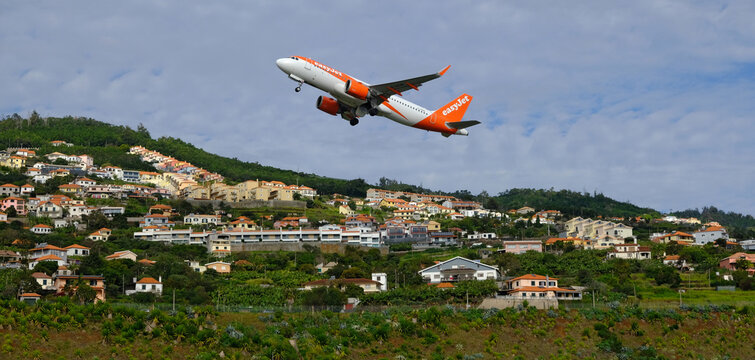 Easyjet Airbus A320-251N Neo departing from Madeira Airport, FNC, Funchal, Madeira, Portugal
