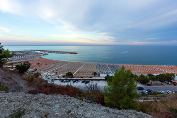 Obraz premium Panorama con Tramonto sulla spiaggia e il mare di Numana, Marche