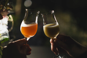 カクテル　シャンパン　乾杯