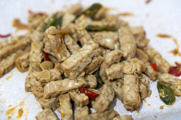 cooking tempe or tempeh in the pan