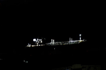 Obraz premium 夜の貨物船