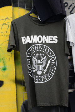 ramones punk rock music band t-shirt