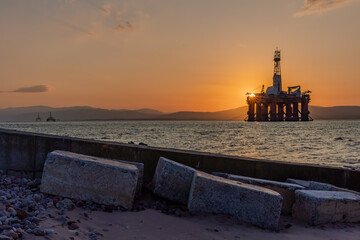 Bohrinsel im Cromarty Firth nahe Invergordon, Schottland