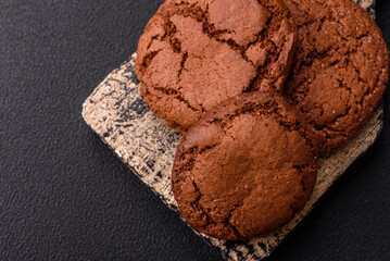 Sweet round crispy chocolate chip cookies