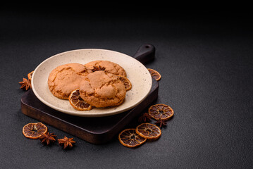 Sweet round crispy lemon cookies