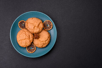 Sweet round crispy lemon cookies