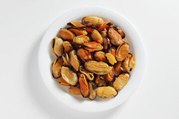 Mussels fried with garlic