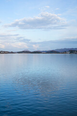 冬の青島の風景 鳥取県 湖山池