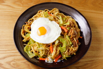 目玉焼き　焼きそば