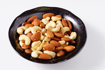 ミックスナッツ盛合せ