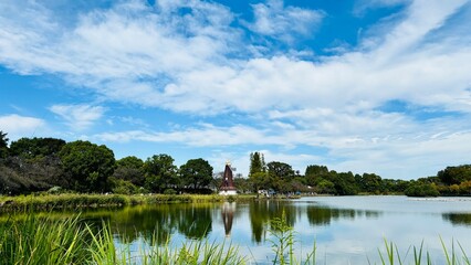 Fototapeta premium 風車のある公園