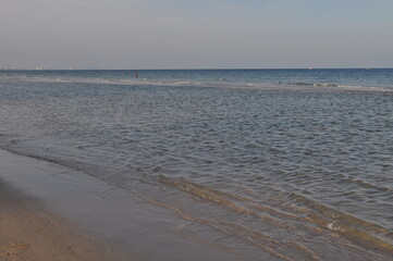 Obraz premium The sea and morning sky are beautiful.