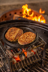 炭火ハンバーグ　Charcoal grilled hamburger steak outdoors
